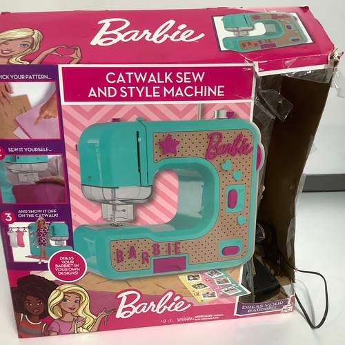 359 - Barbie sewing machine dress Barbie in your own designs