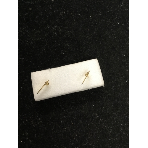 85A - 9ct gold heart studs