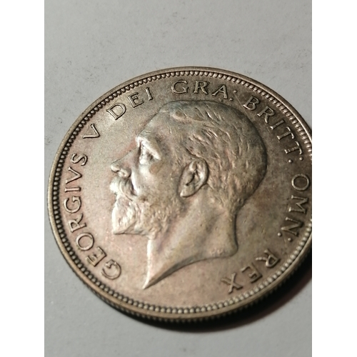 30A - COINS : 1932 George V halfcrown in extremely fine condition