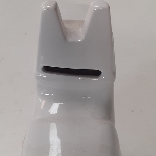 8 - Kikkerland. White animal money box. In very nice condition, no damage