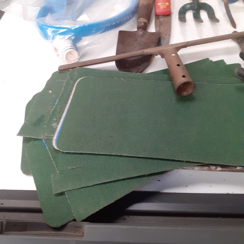 18 - Gardening lot. Includes several pairs of secateurs, tools, a wicker type planter, quantity of sandpa... 