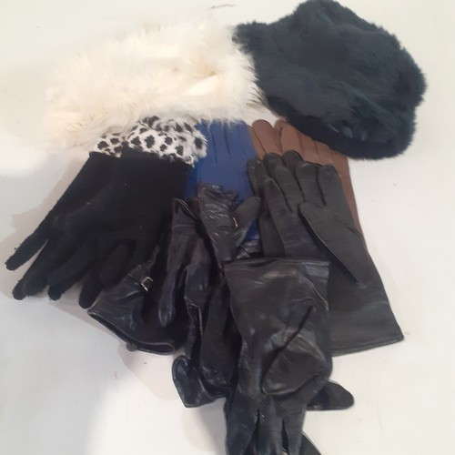 27 - 6 x pairs of ladies gloves, 5 of which are 100% genuine leather. Also 2 stylish faux fur hats, one b... 