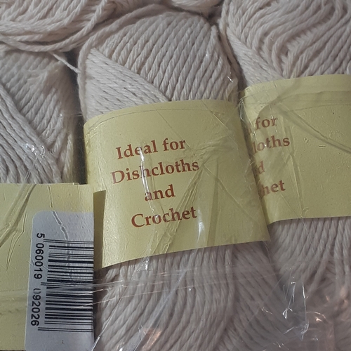 17 - Quantity of wool. Double knit, Patons and craft cotton. New unused condition