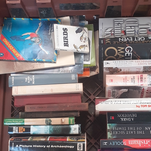 37 - Large quantity of books. Includes a box of superb quality hard back. Various vintage, modern and gen... 