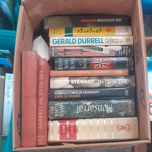 37 - Large quantity of books. Includes a box of superb quality hard back. Various vintage, modern and gen... 