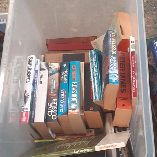 36 - Large quantity of books. Includes a box of superb quality hard back. Various vintage, modern and gen... 