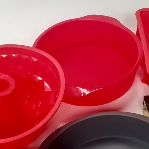 16 - A large quantity of good condition silicone cooking dishes. Very good quality. Some new, Some might ... 