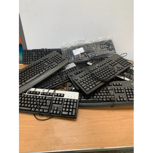 475 - Large quantity of usb keyboards