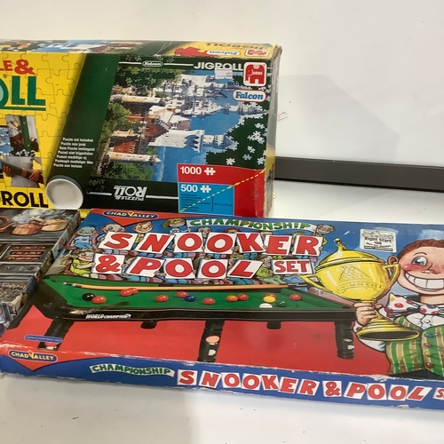 321 - Snooker & pool set & puzzles