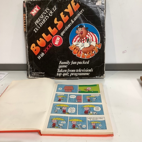 324 - Bullseye with 2000 questions and answers plus The snoopy festival annual