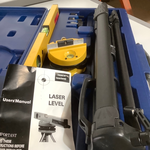 379 - laser level kit in case