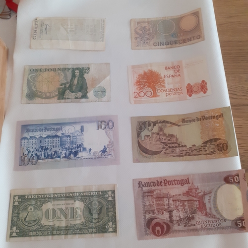 83 - A group of banknotes from European and world countries. Details and serial numbers shown on pictures