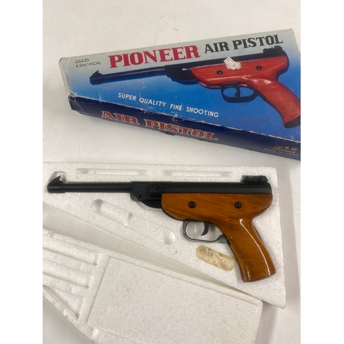 249A - Vintage Pioneer G6435 4.5m/mCal air pistol with original box