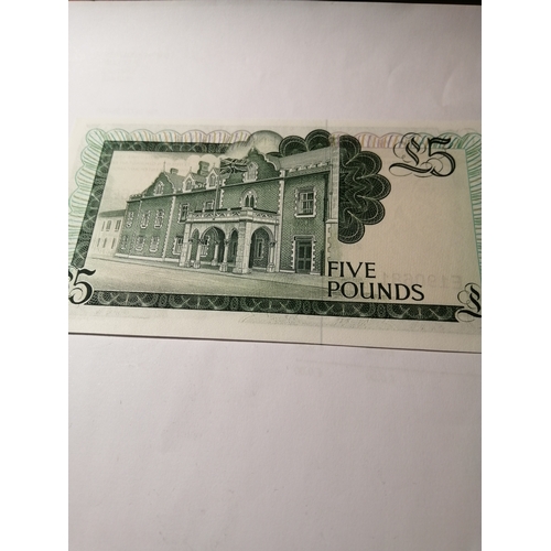 31A - COINS : GIBRALTAR 1 pound note(x3), 5 pounds note and a ten pounds note All dated 1975