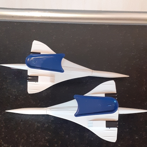 31 - 2 x Brirish Airways Concorde models. Goid condition. Plastic composition