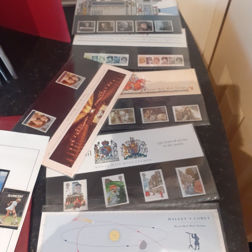 29 - Quantity of collectors stamps in presentation folders. Covering many sports including the Seoul Olym... 