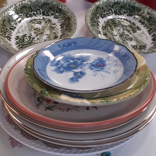 18 - Mixed lot of crockery, ornamental and decorative items, some collectible. Includes Nescafe mugs and ... 