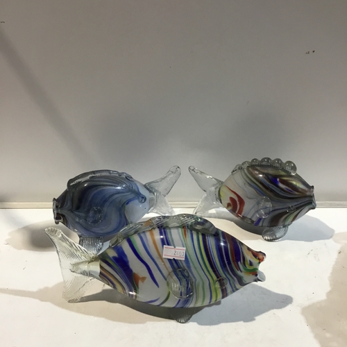 5 - Set of 3 Murano style glass fish