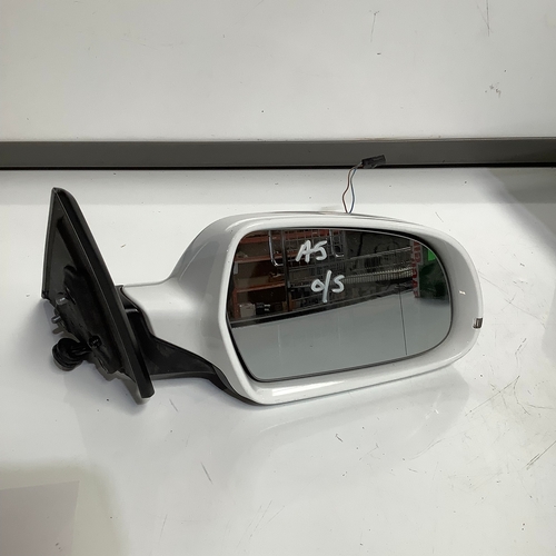 271 - Audi A5 o/s white wing mirror