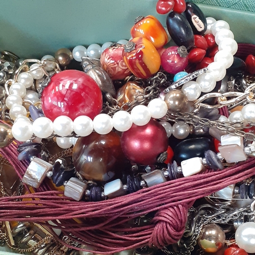 39 - Quantity of jewellery. All looks good but some tangled. Includes bracelets, necklaces  earrings and ... 