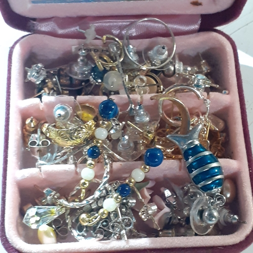 8 - Modern jewellery lot. Includes never worn watches, a mix of earrings possibly odd/broken, bracelets,... 