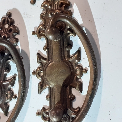 13 - 10 x decorative metal drawer handles with screws. Great detail and eye-catching design.