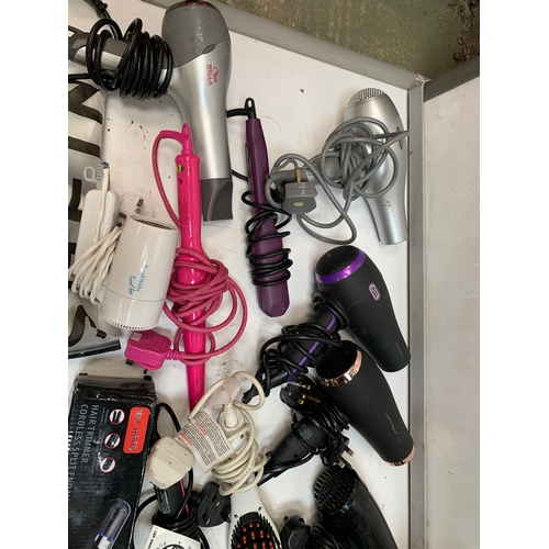 209 - Large hair appliance lot inc curlers, dryers & more