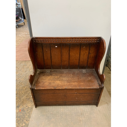 318 - Dark oak love bench with lift up seat in nice condition