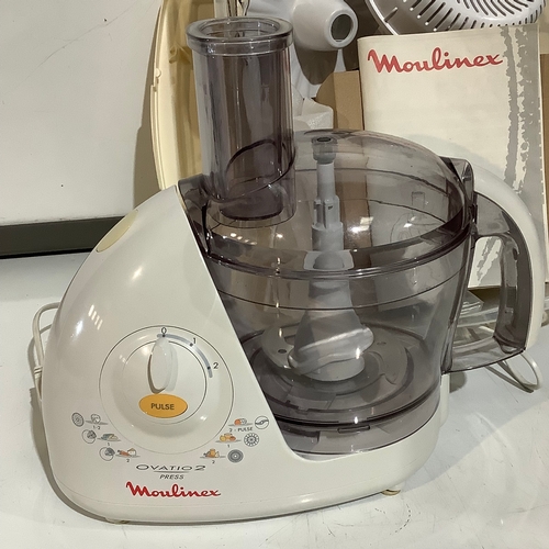 406 - Moulinex Ovatio 2 food processor with attachments