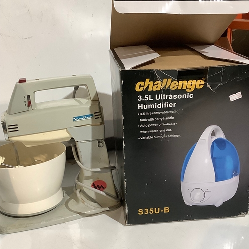 417 - 3.5L humidifier, Moulinex stand mixer &  steamer