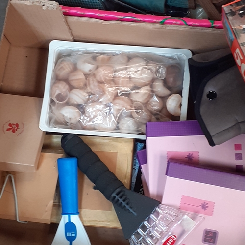 465A - Large joblot. Suitable car boot items. Modern, vintage, household. Overall no damage. Resale opportu... 