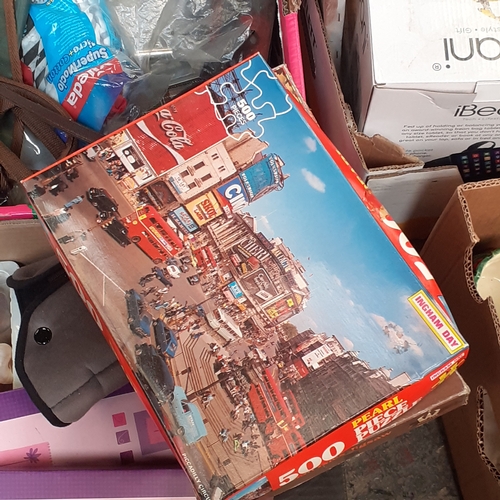 465A - Large joblot. Suitable car boot items. Modern, vintage, household. Overall no damage. Resale opportu... 