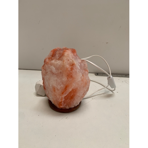 489 - Pink Himalayan salt lamp