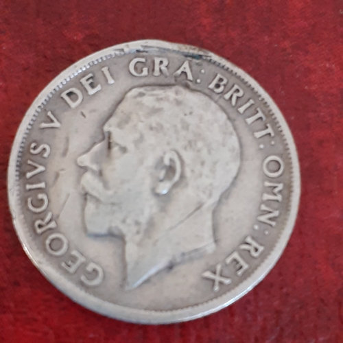 40A - 1914 silver shilling. See pictures for detail