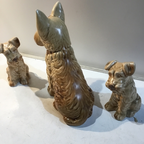 81 - Collectible set of Sylvac ceramic dogs