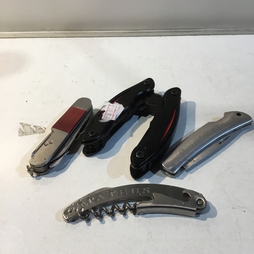 88 - Collectible lot of pocket knives inc Curzate and Mateus