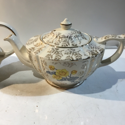 90 - Two Sadler English ceramic teapots