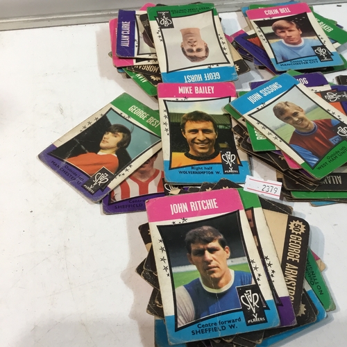 111 - Quantity of various football players vintage trading cards