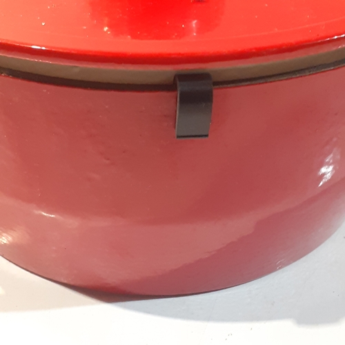 288 - Pyrex cast iron, heavy, cooking pot. In excellent, looks unused condition. Dimensions around 10 inch... 