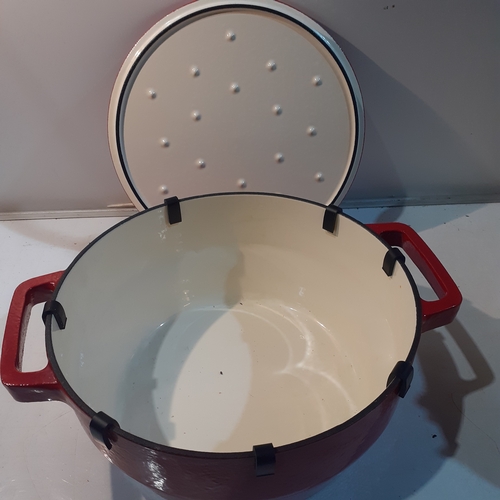 288 - Pyrex cast iron, heavy, cooking pot. In excellent, looks unused condition. Dimensions around 10 inch... 