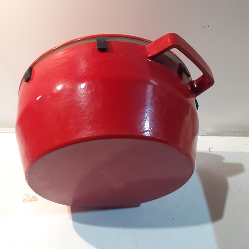 288 - Pyrex cast iron, heavy, cooking pot. In excellent, looks unused condition. Dimensions around 10 inch... 