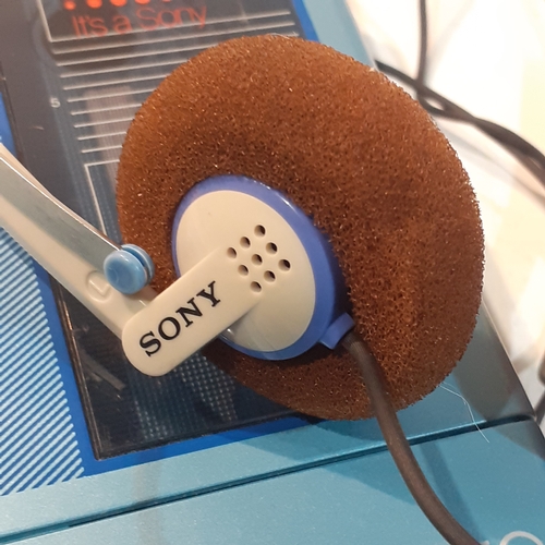 265 - Sony Walkman WM-9 Stereo cassette player and original Sony dynamic Stereo headphones. All are fully ... 