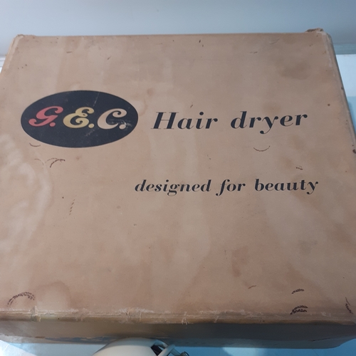 285 - Vintage GEC hairdryer. Original box. Hairdryer is in excellent condition and working. Box has some w... 