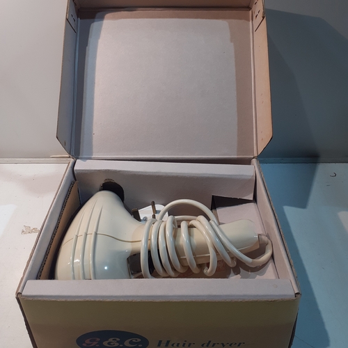 285 - Vintage GEC hairdryer. Original box. Hairdryer is in excellent condition and working. Box has some w... 