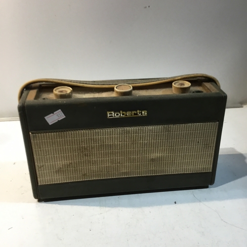 196 - Vintage Roberts transistor radio