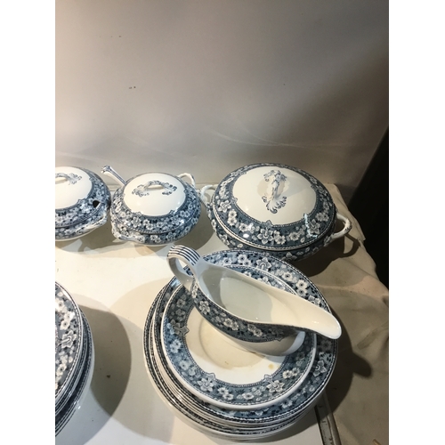 239 - Large quantity of Pountney Emerson dinner service set