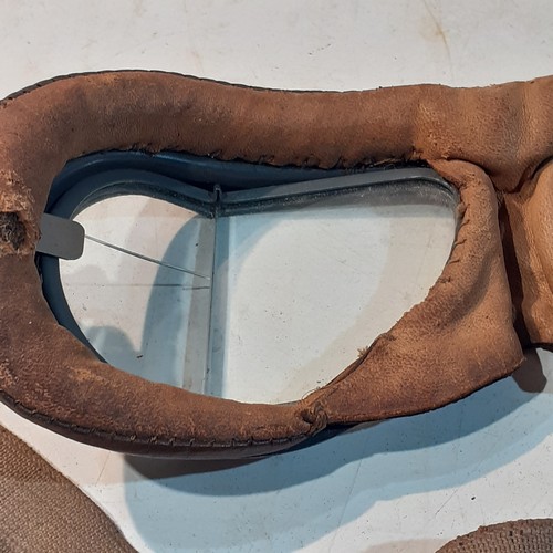 283 - Original genuine WW11 pilots flying goggles. Look like Mark 8. Good condition given age except one f... 