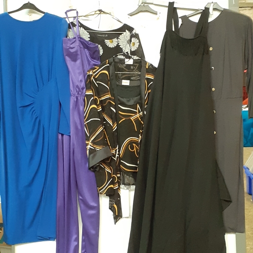 17 - A selection of ladies clothing. Includes skirt, dresses trousers etc. Sizes 14/16 possibly some 18. ... 