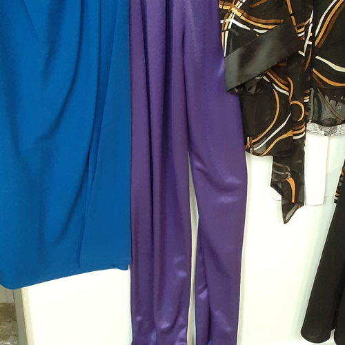 17 - A selection of ladies clothing. Includes skirt, dresses trousers etc. Sizes 14/16 possibly some 18. ... 