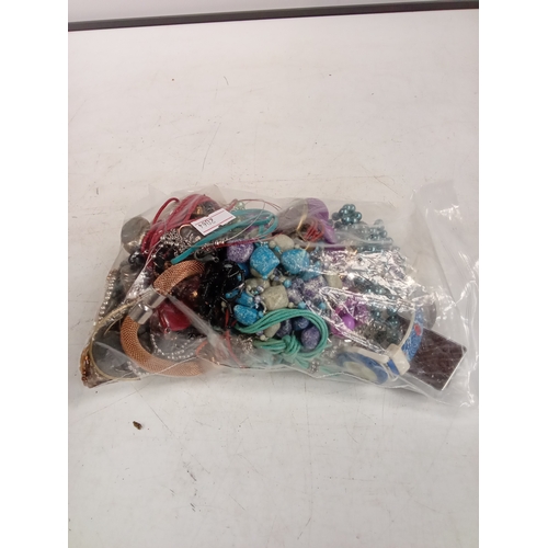 307 - Bundle of costume jewellery. Some great pieces but unsorted so needs untangling